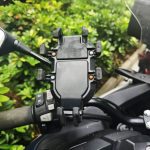 スマホホルダーや充電ポートを取り付けよう